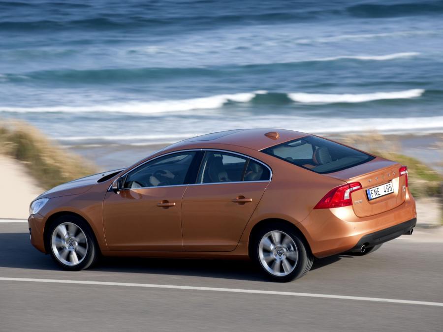  Volvo S60 T6 2010 года  (фото 9 из 11)